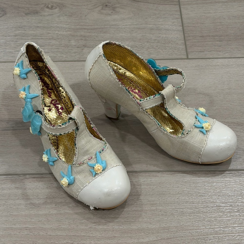 Irregular Choice Fresh Cut Grass Cream Heels TStrap 38.5 / 7.5